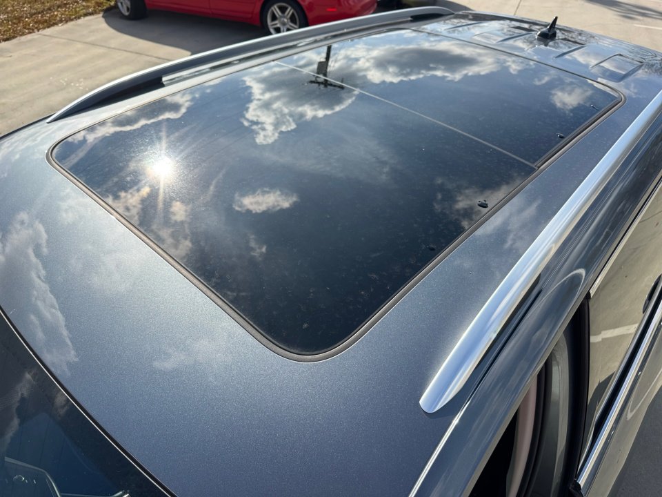 Used 2022 Volkswagen Tiguan SE w/ Panoramic Sunroof Package image 24