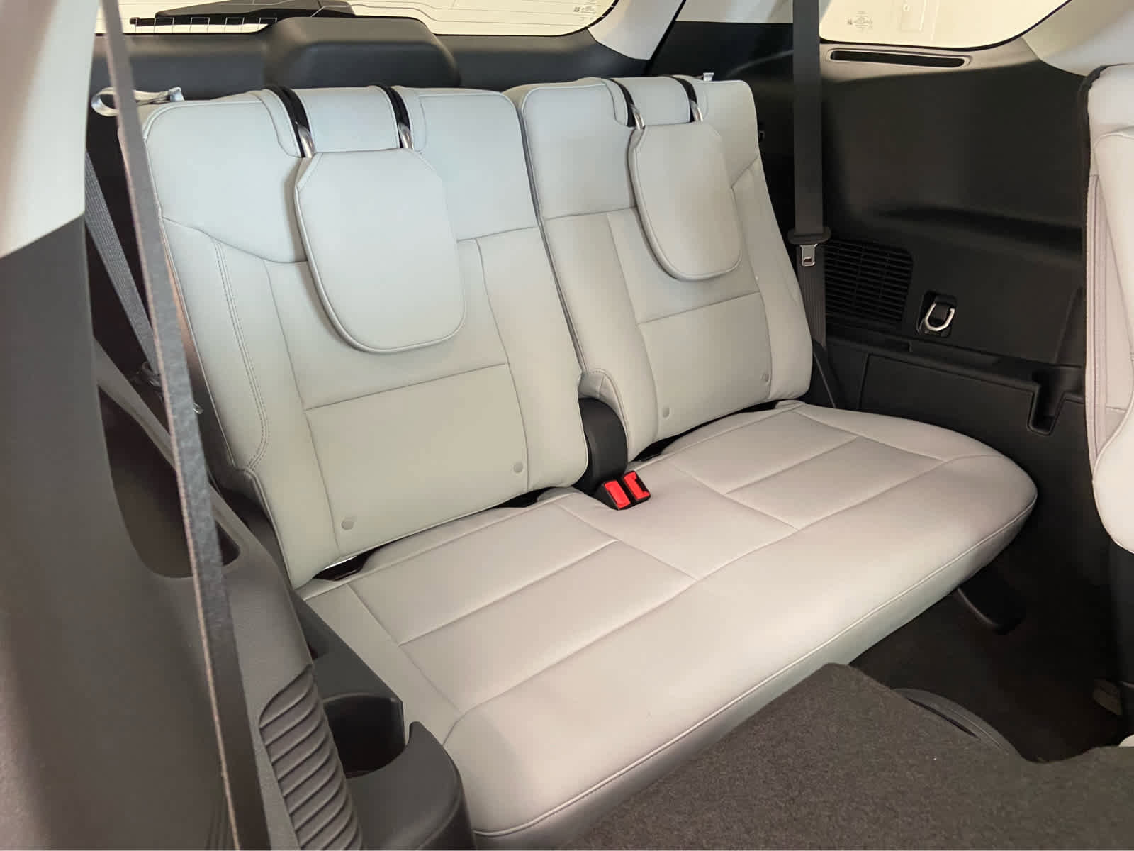 New 2026 Ford Explorer Platinum w/ LUX Leather Package image 16