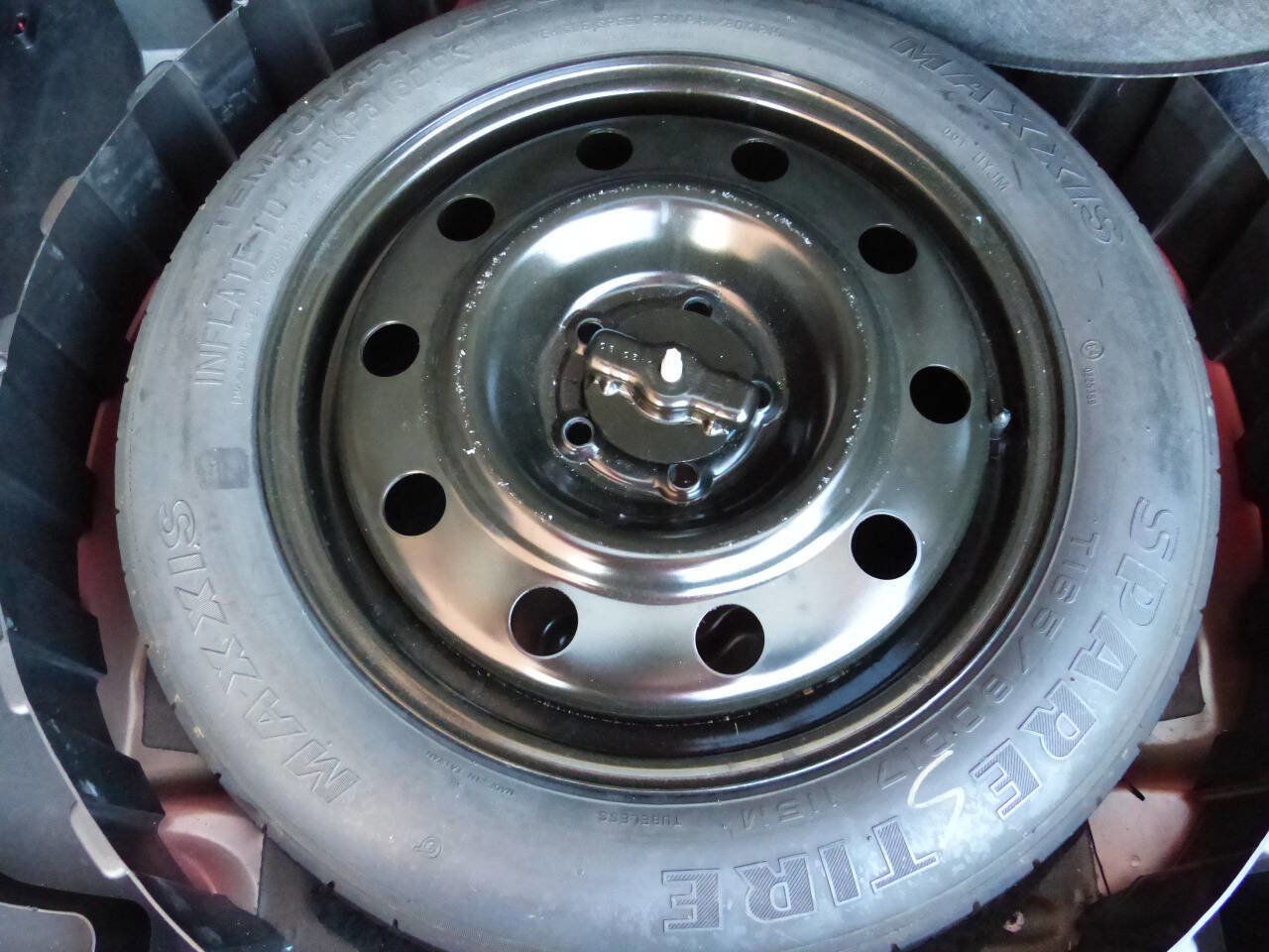 Used 2013 Ford Edge Limited w/ Driver Entry Pkg image 34