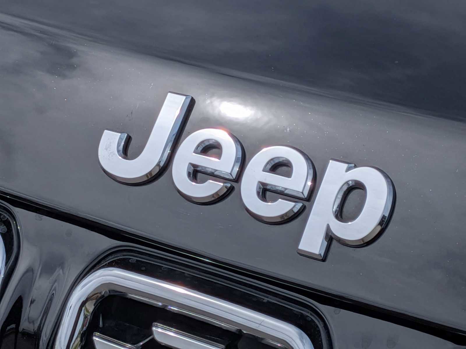 Used 2025 Jeep Compass Limited w/ Elite Group AWD/4WD image 12
