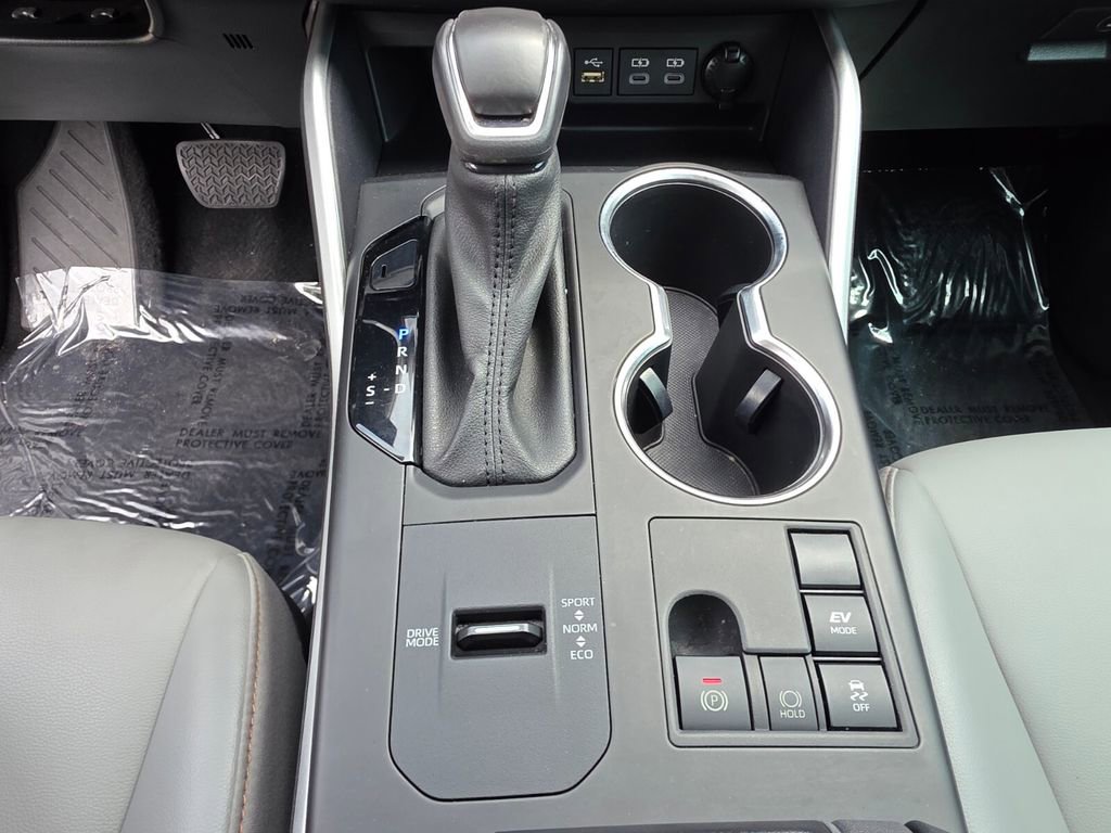 Used 2023 Toyota Highlander Bronze Edition image 28