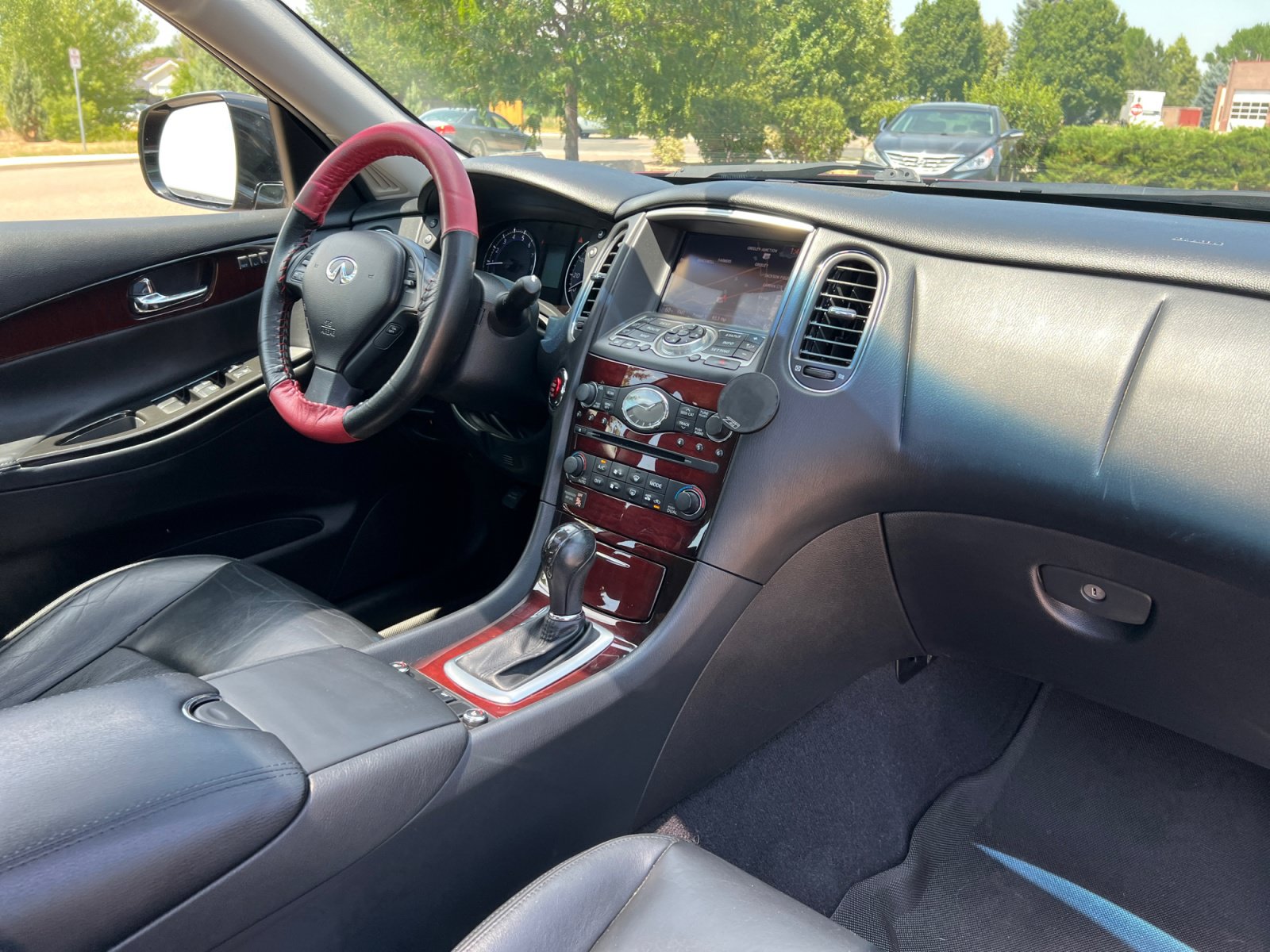 Used 2016 INFINITI QX50 AWD w/ Premium Plus Package image 16