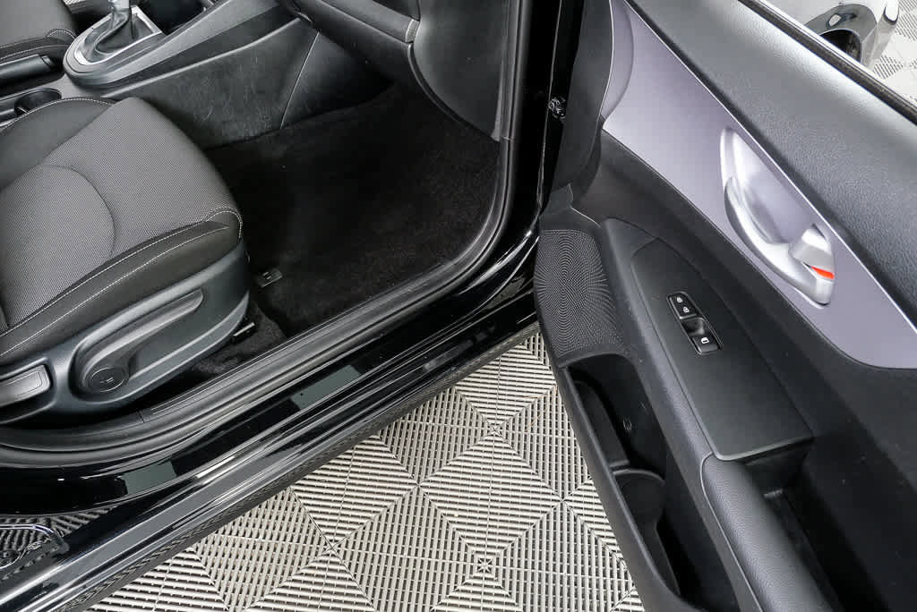 Used 2024 Kia Forte LXS w/ LXS Technology Package FWD image 22