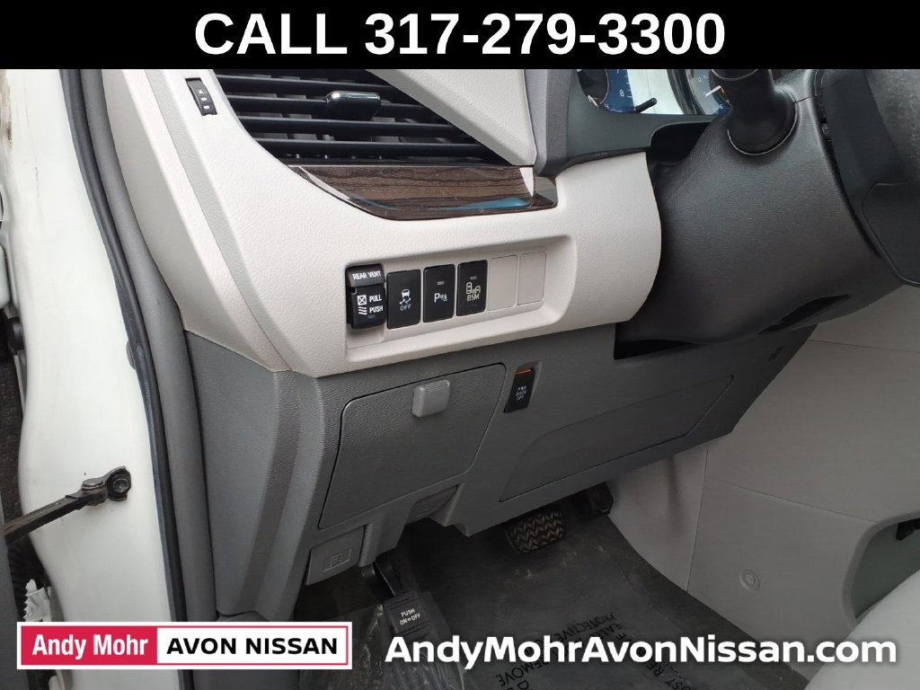 Used 2017 Toyota Sienna XLE Premium FWD image 21