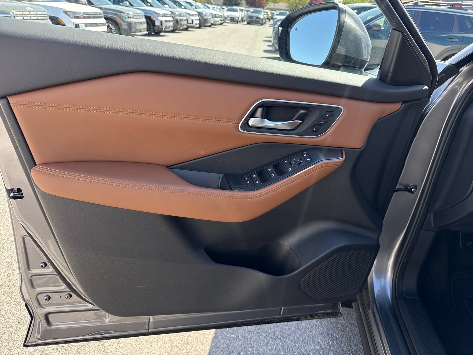 New 2026 Nissan Rogue Platinum AWD/4WD image 11