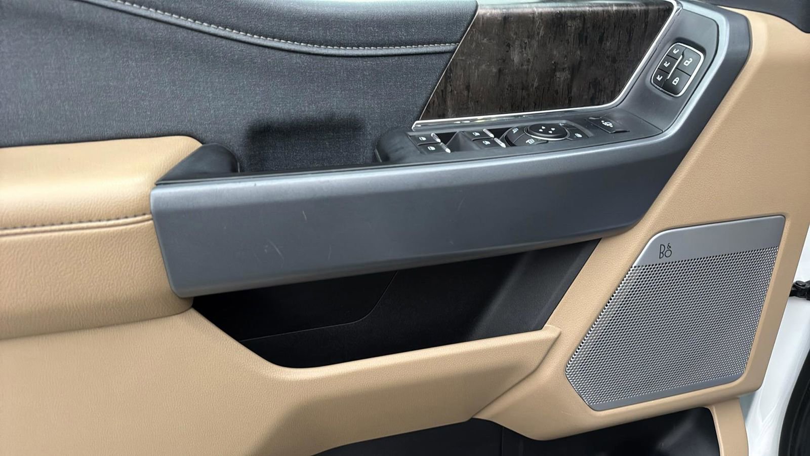 Used 2024 Ford F350 Lariat w/ Lariat Ultimate Package image 12