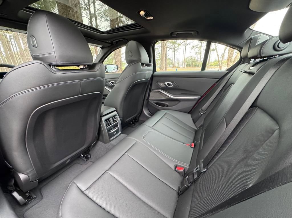 Certified 2025 BMW 330i 330i w/ M Sport Package image 15