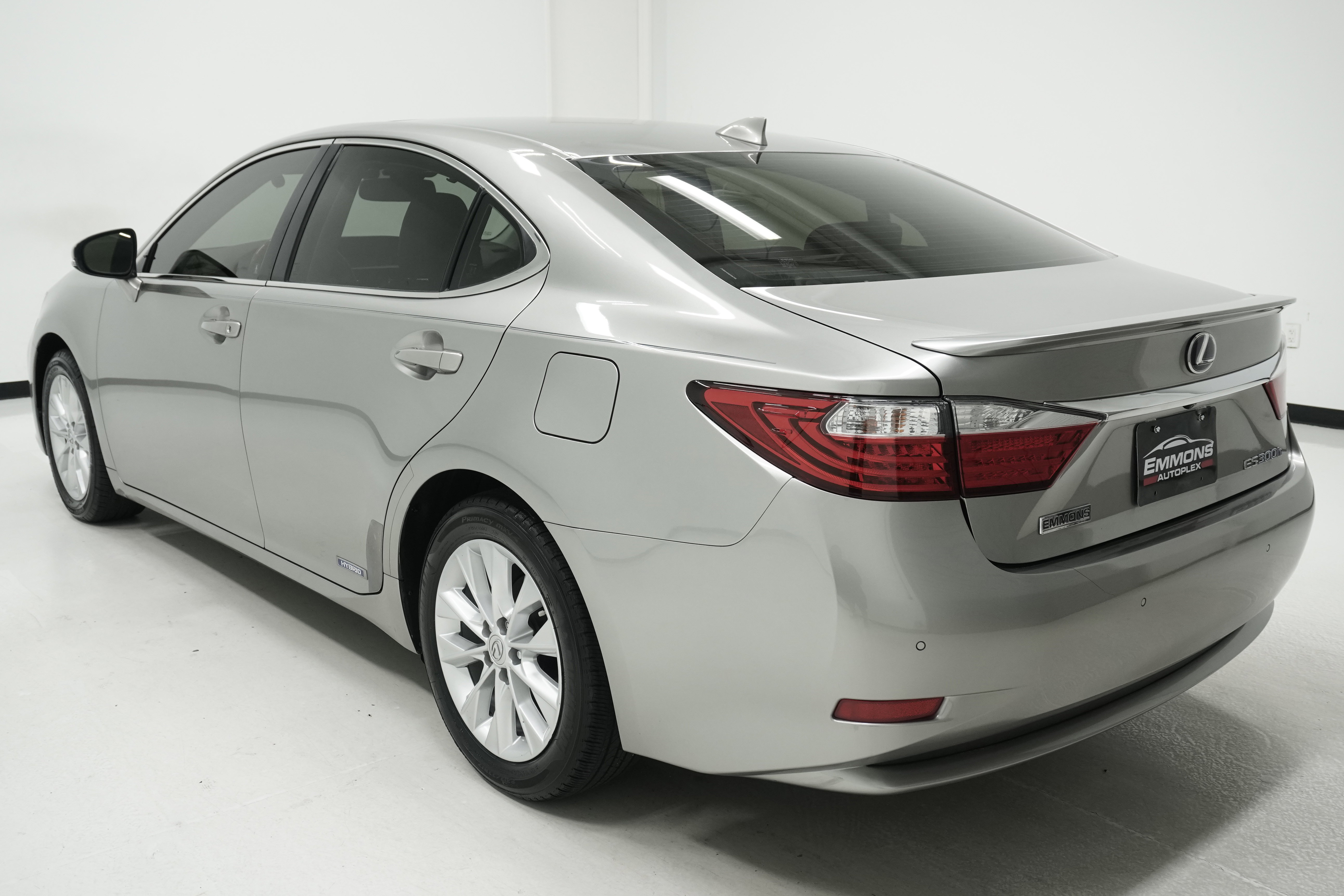 Used 2015 Lexus ES 300h FWD image 6