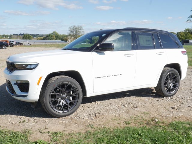 New 2025 Jeep Grand Cherokee Summit image 6