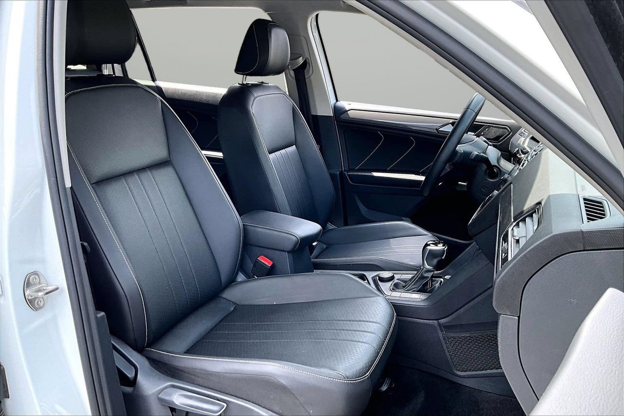 Used 2023 Volkswagen Tiguan SE AWD/4WD image 22