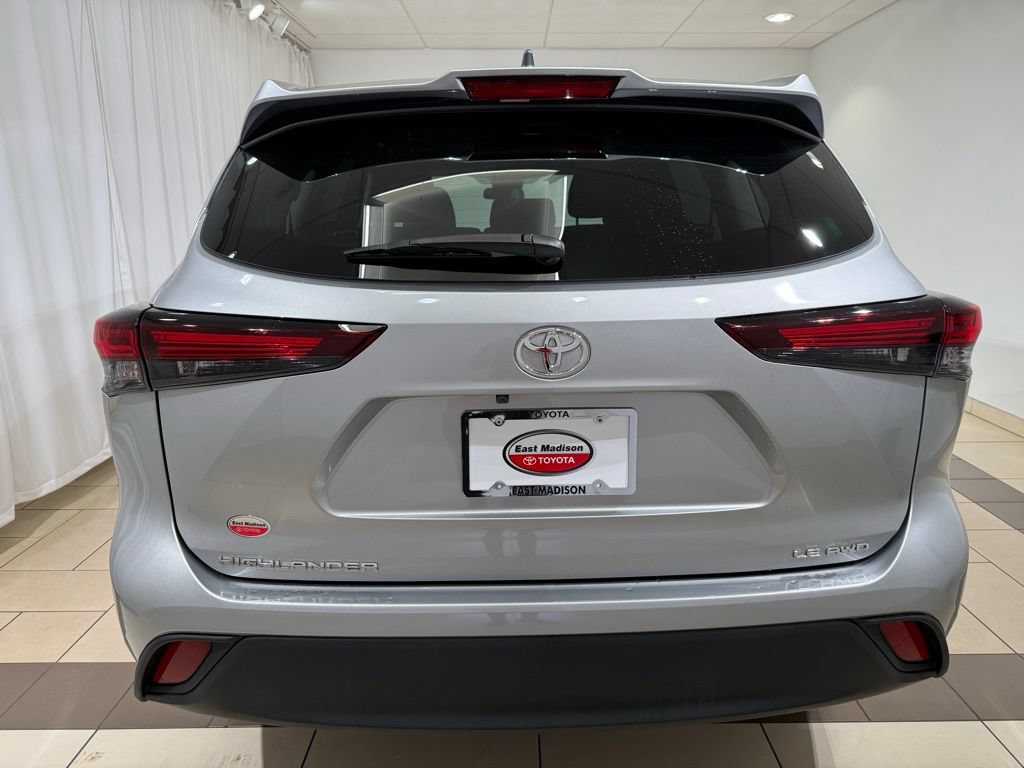 Certified 2025 Toyota Highlander LE AWD/4WD image 4