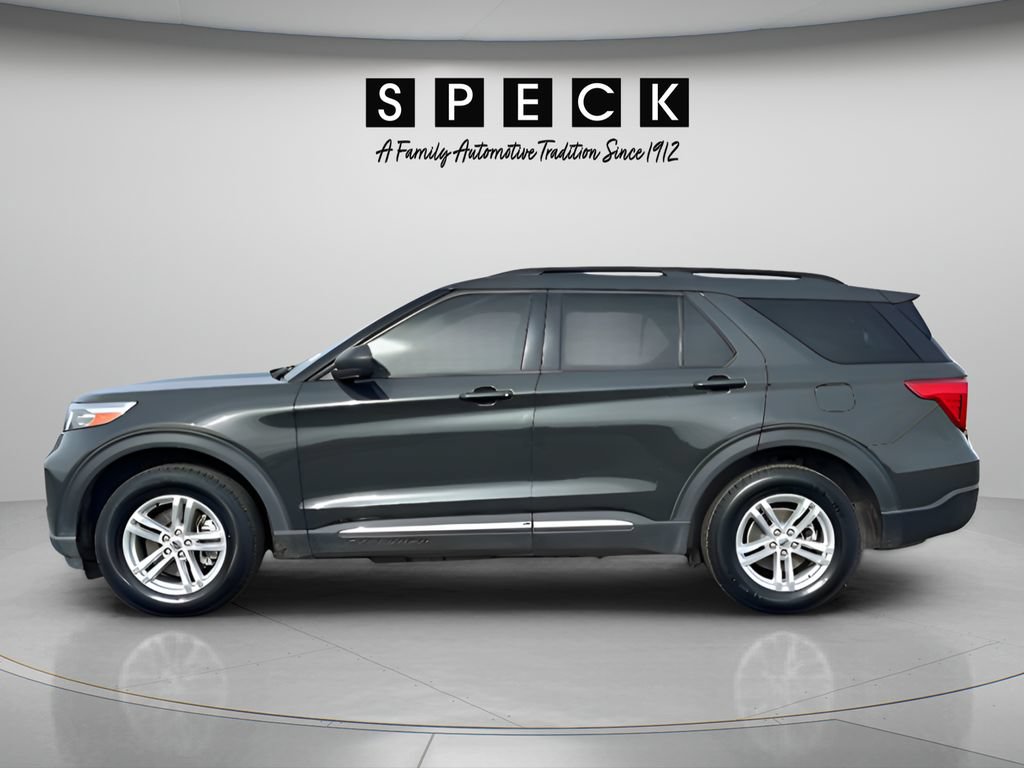 Used 2022 Ford Explorer XLT AWD/4WD image 2