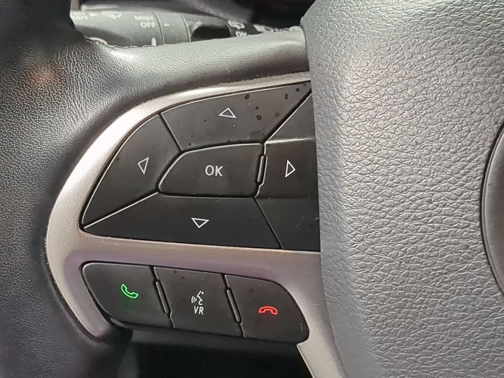 Used 2019 Jeep Grand Cherokee Limited AWD/4WD image 28