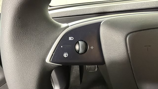 Used 2026 Tesla Model Y 2WD image 15