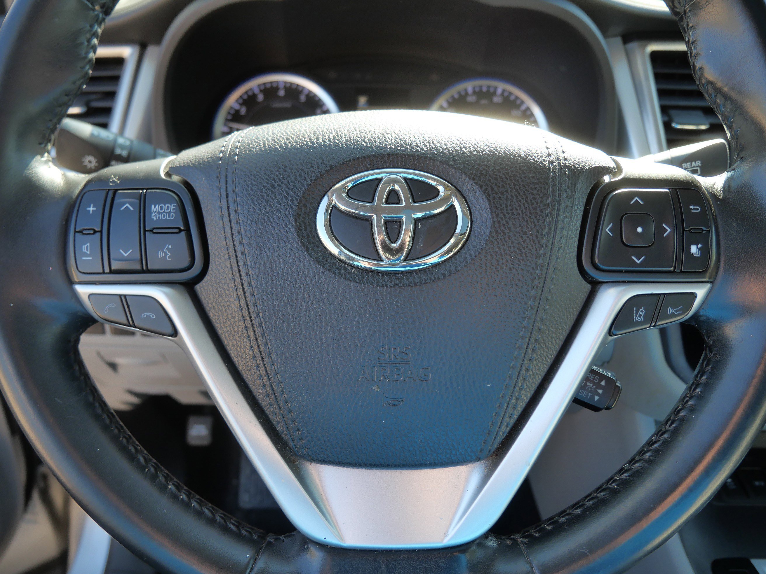 Certified 2017 Toyota Highlander XLE AWD/4WD image 25