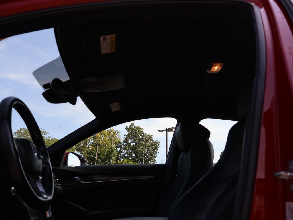 Certified 2018 Honda Accord Sport image 30