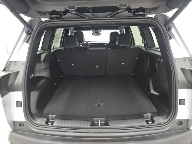New 2026 Jeep Cherokee Limited AWD/4WD image 17