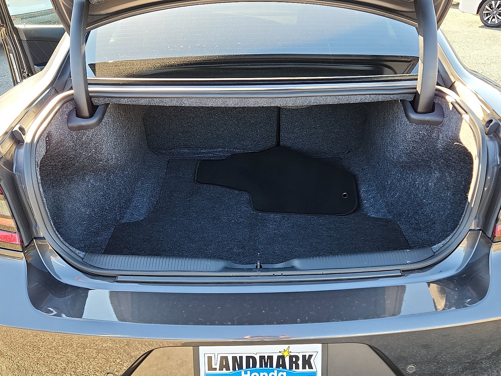 Used 2023 Dodge Charger R/T w/ Navigation & Travel Group image 28