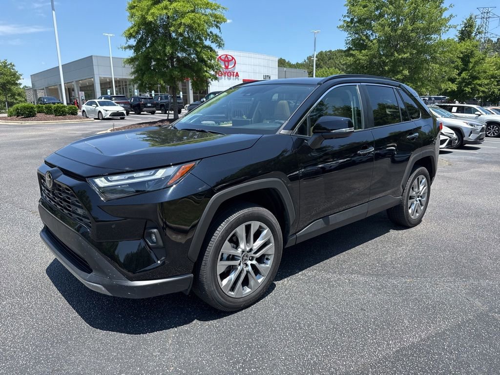 Used 2022 Toyota RAV4 Limited FWD image 1