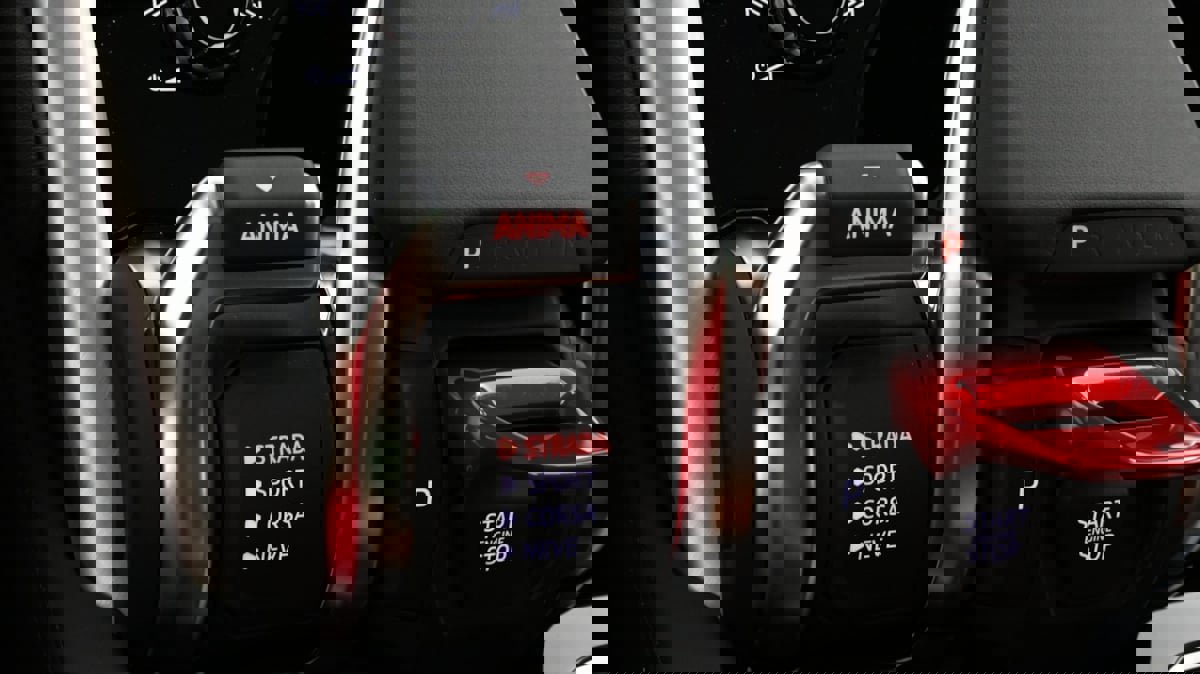 Used 2022 Lamborghini Urus image 31