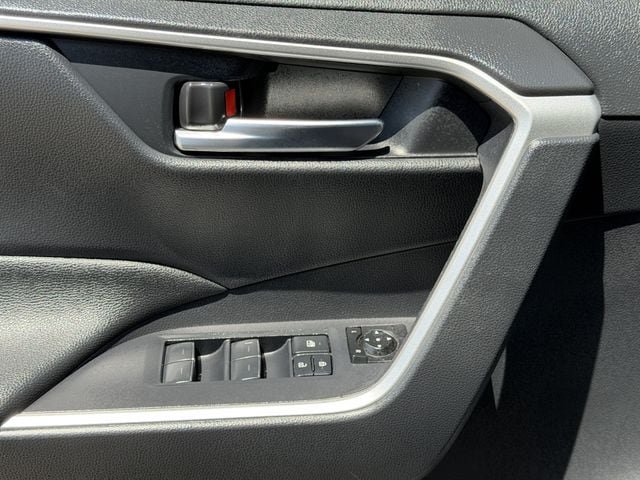 Certified 2023 Toyota RAV4 SE AWD/4WD image 23