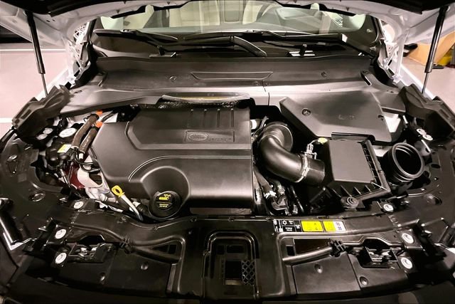Certified 2025 Land Rover Discovery Sport S image 9