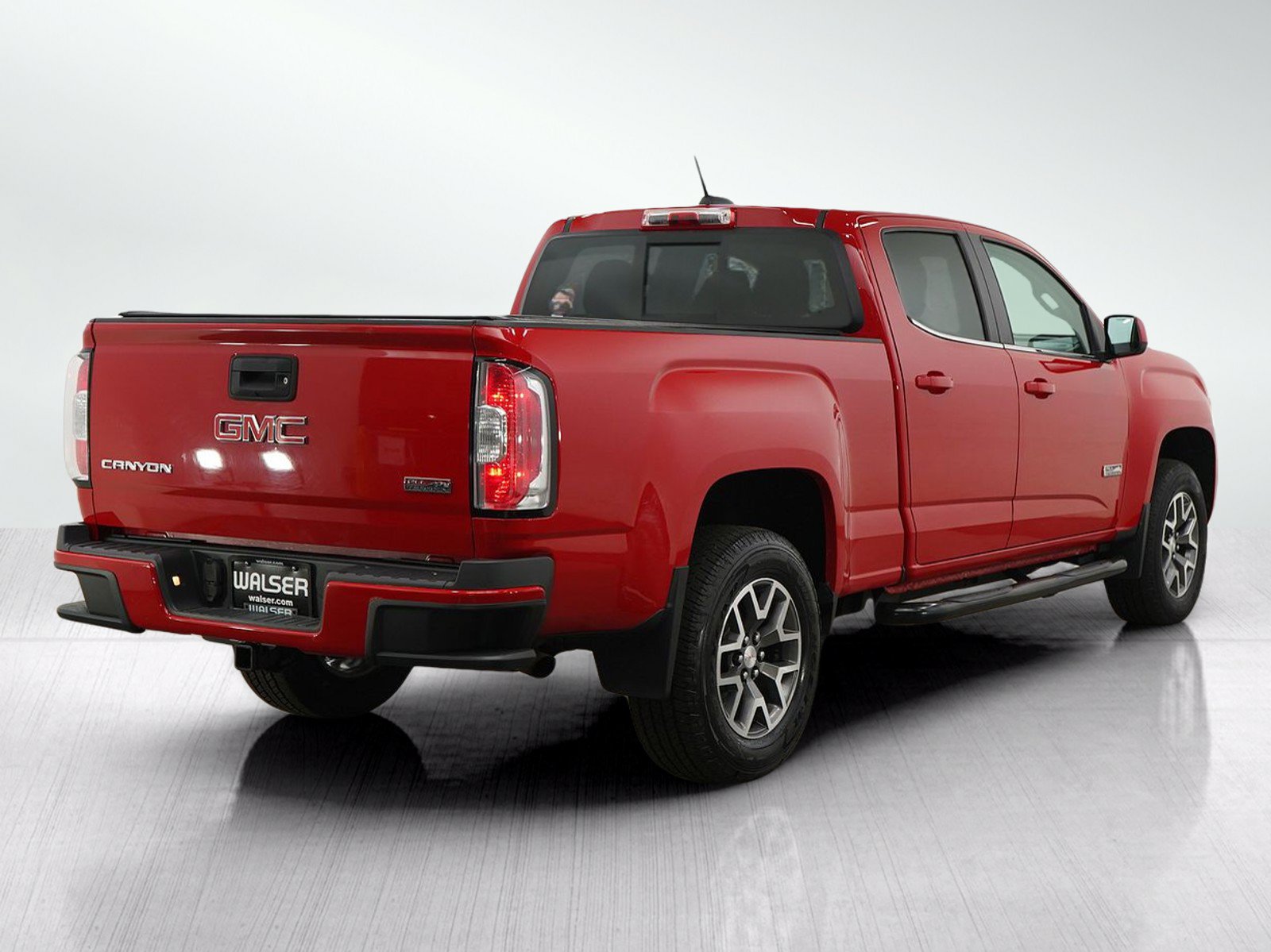 Used 2015 GMC Canyon SLE AWD/4WD image 7
