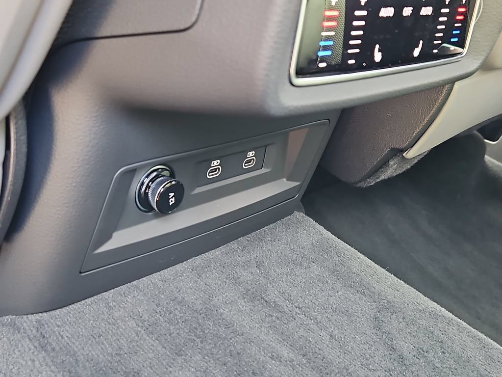 Certified 2025 Audi SQ7 Prestige w/ Prestige Package AWD/4WD image 24