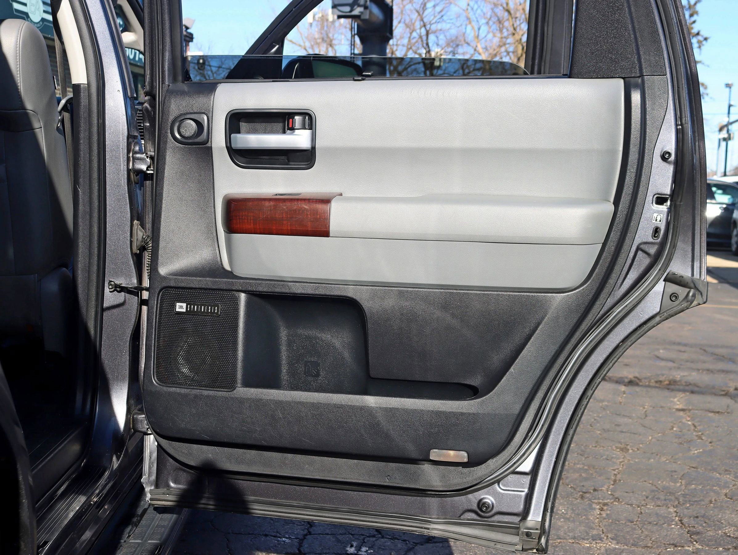 Used 2017 Toyota Sequoia Platinum AWD/4WD image 40