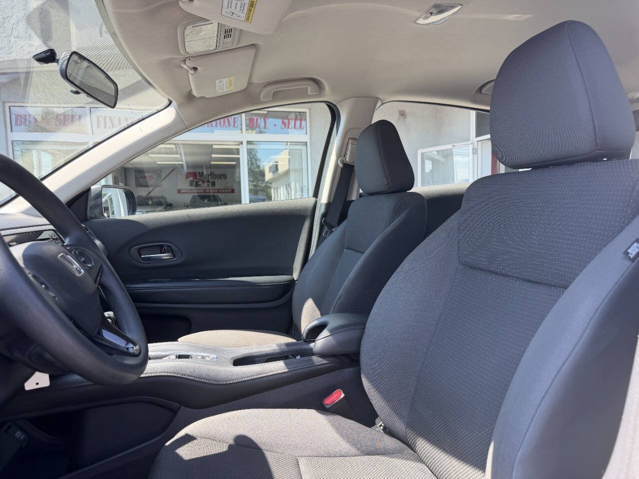 Used 2020 Honda HR-V LX image 17