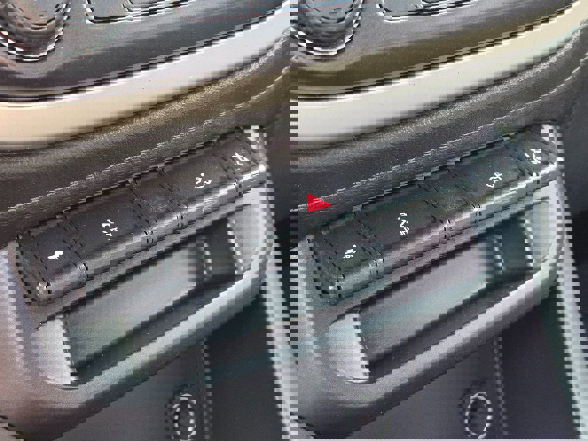 Used 2018 GMC Canyon SLE w/ SLE Convenience Package image 31