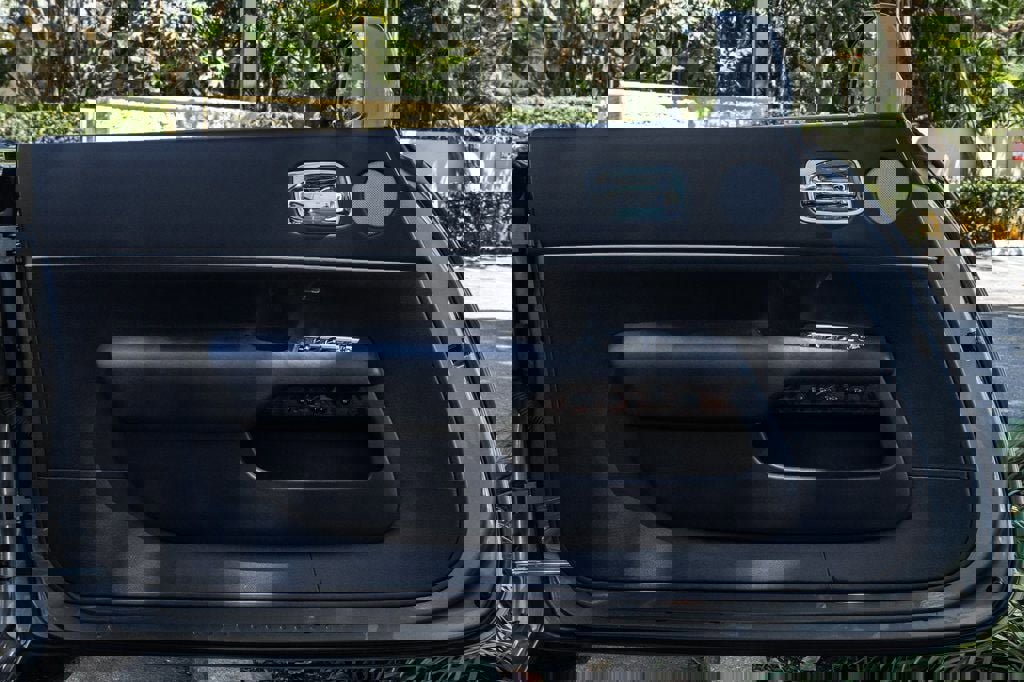 Used 2019 Rolls-Royce Dawn RWD image 25