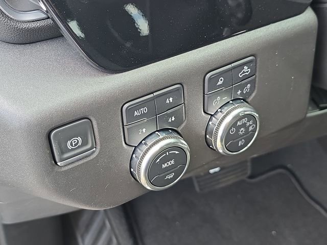 New 2025 GMC Sierra 1500 SLT w/ SLT Convenience Package image 18