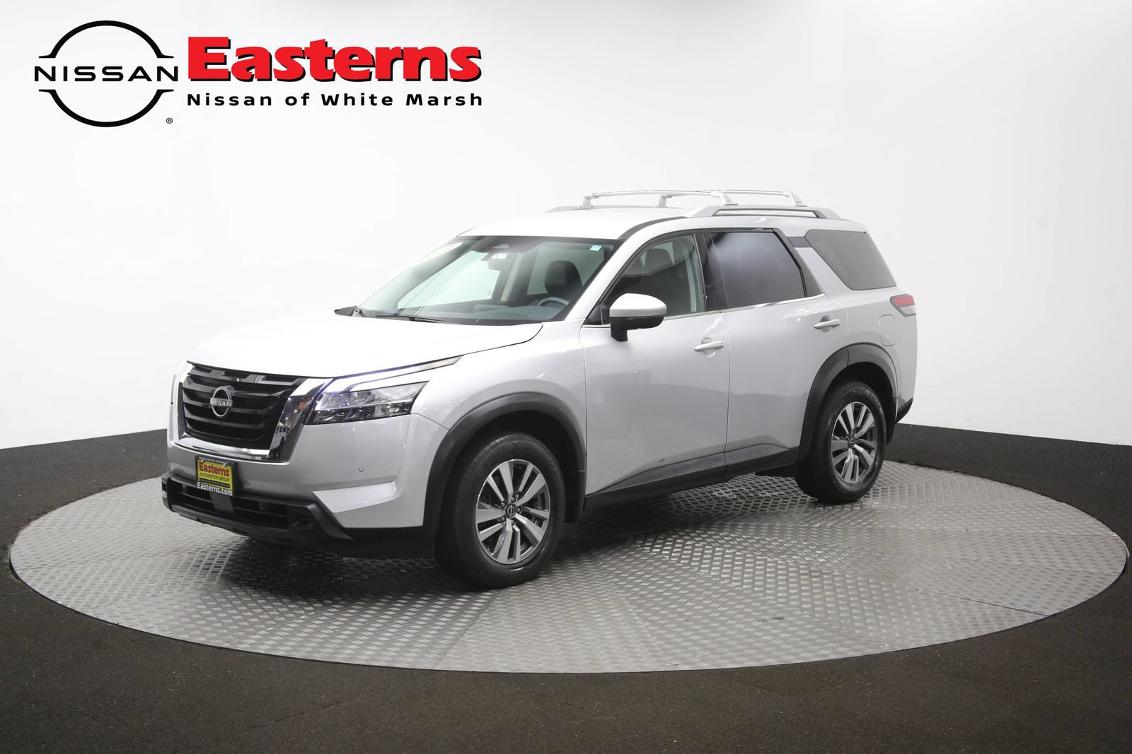Used 2023 Nissan Pathfinder SL AWD/4WD image 57