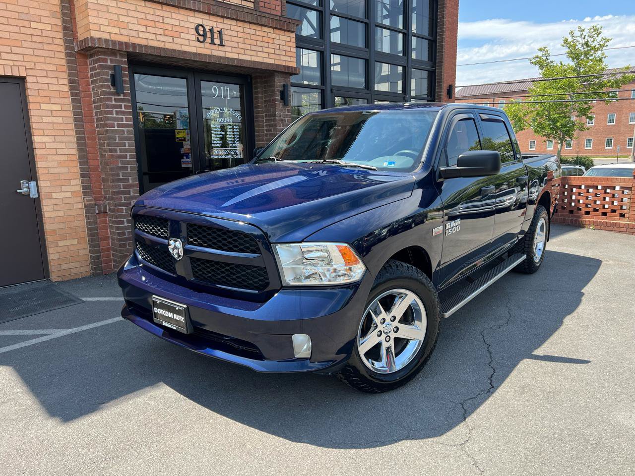 Used 2017 RAM 1500 Express AWD/4WD image 1