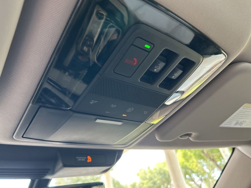 New 2025 Mitsubishi Outlander SEL image 48