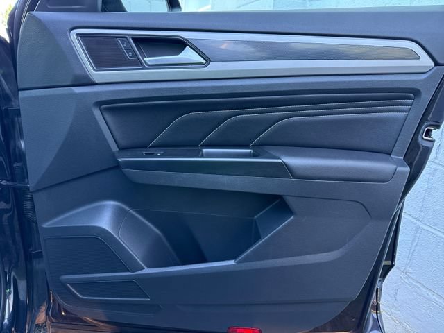 Used 2020 Volkswagen Atlas Cross Sport SEL R-Line AWD/4WD image 25