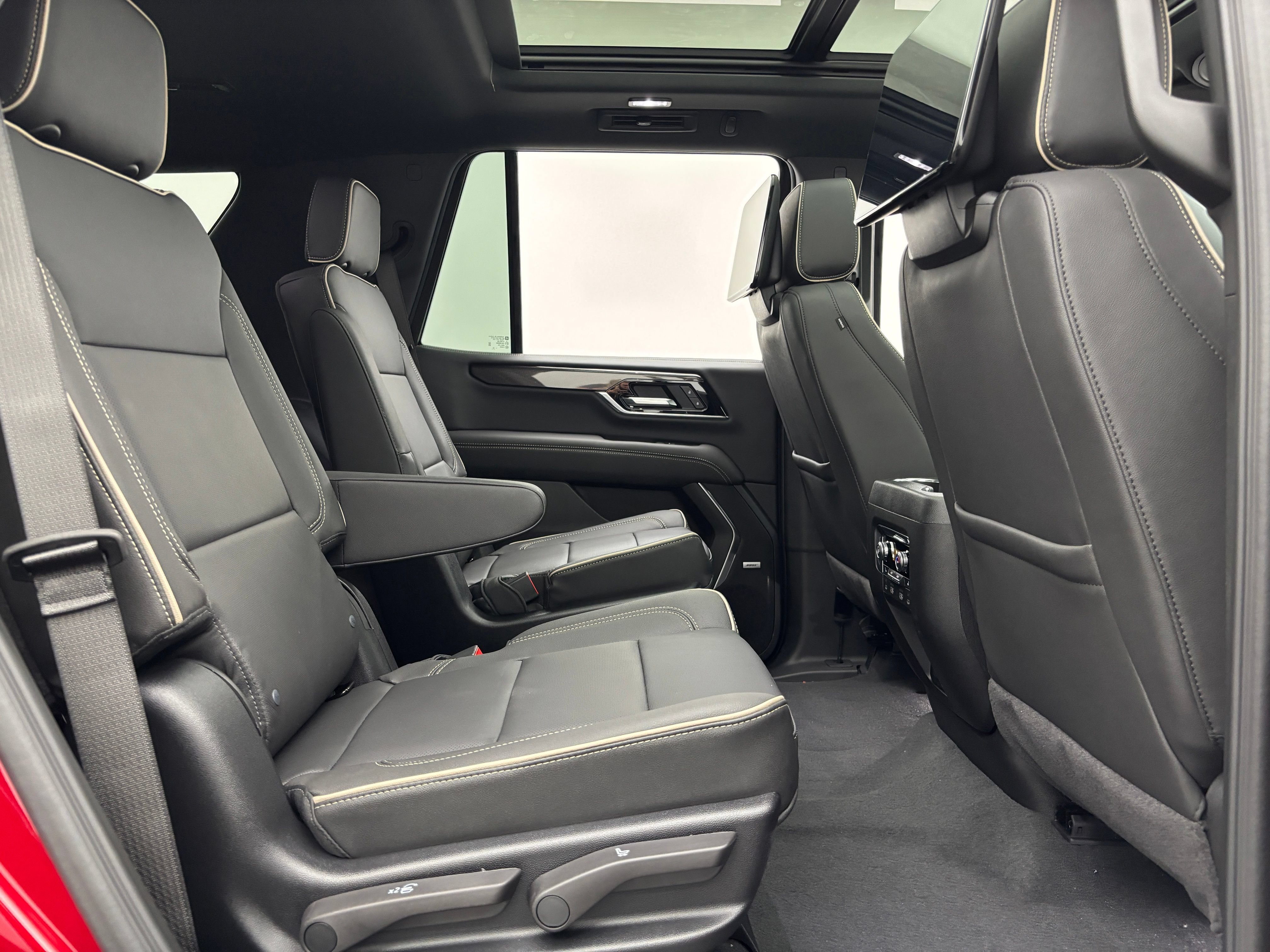 New 2026 GMC Yukon Elevation w/ Elevation Premium Package AWD/4WD image 43