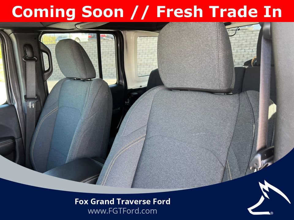 Used 2025 Jeep Wrangler Unlimited Sahara AWD/4WD image 10