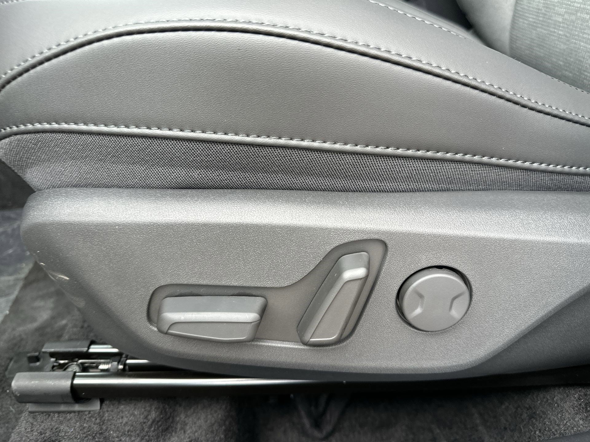 New 2025 Kia Niro SX image 28