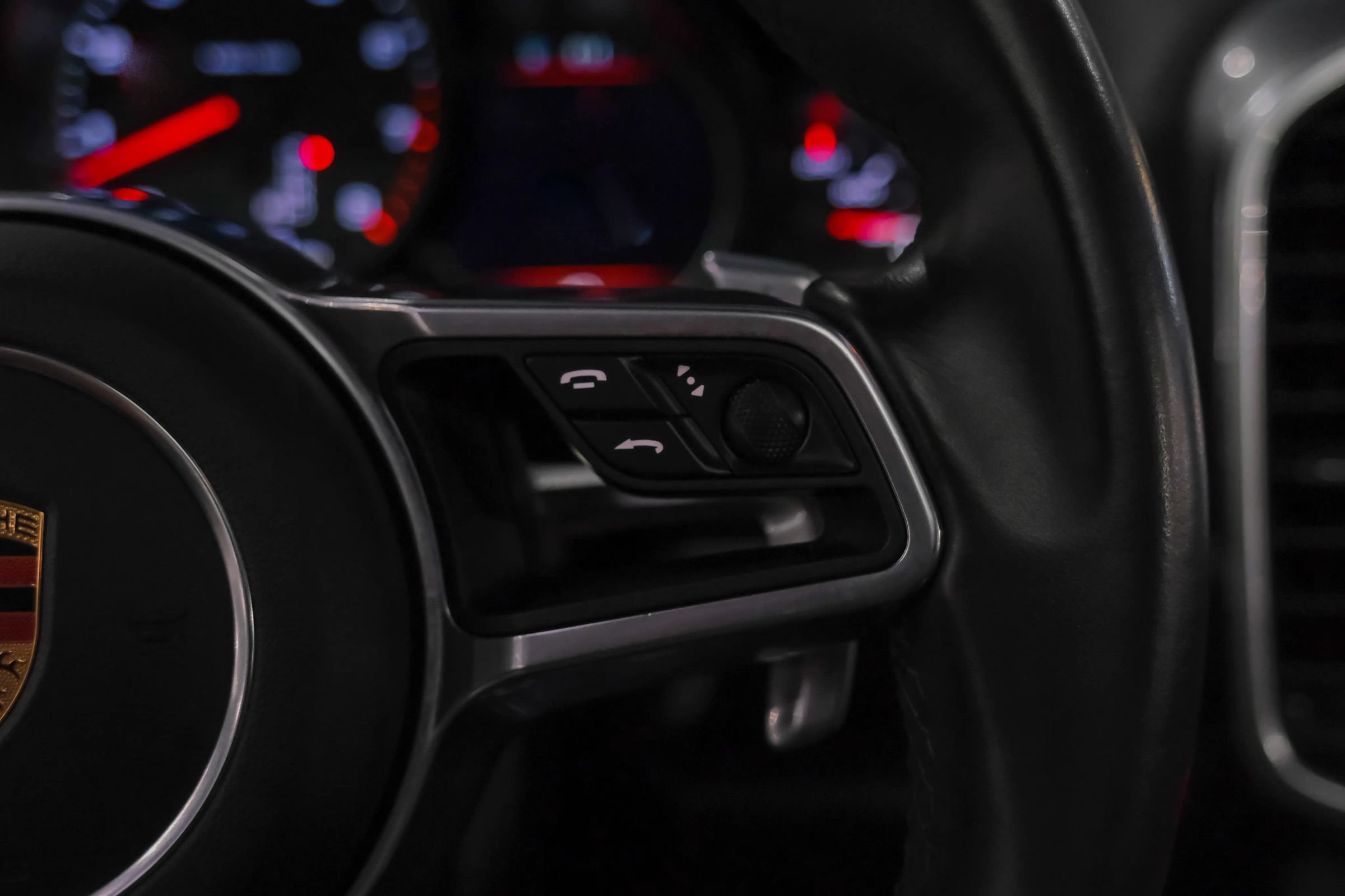 Used 2018 Porsche Cayenne AWD/4WD image 15