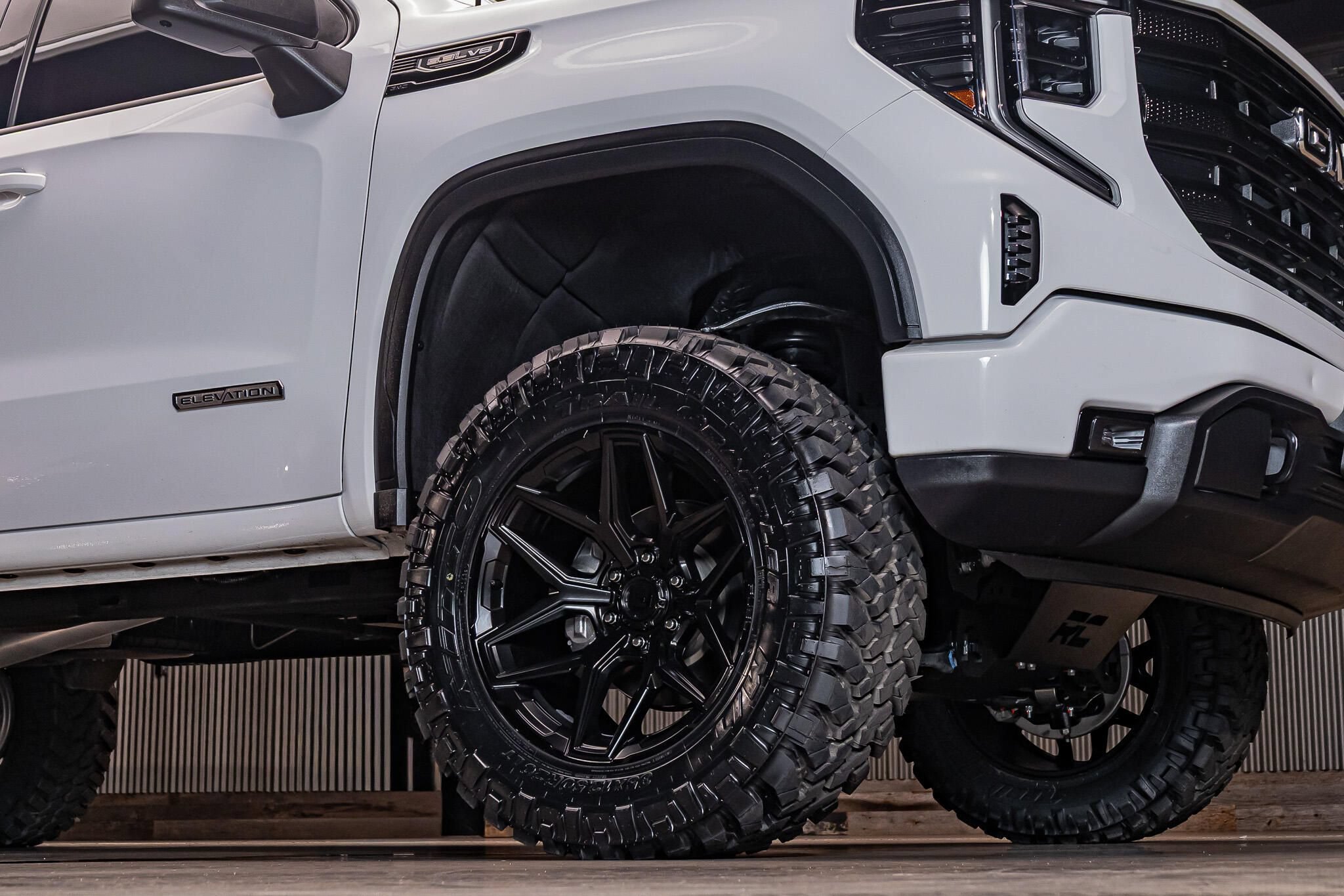 Used 2023 GMC Sierra 1500 Elevation w/ X31 Off-Road Package AWD/4WD image 16