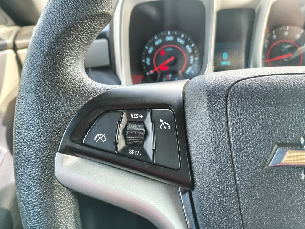 Used 2013 Chevrolet Camaro LS RWD image 18
