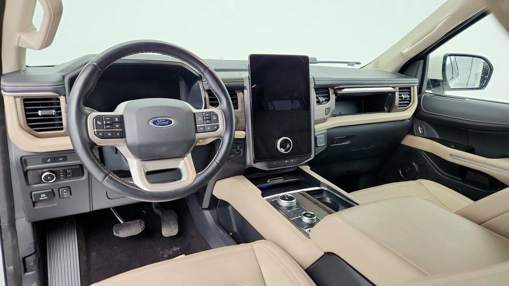 Used 2023 Ford Expedition Limited image 13