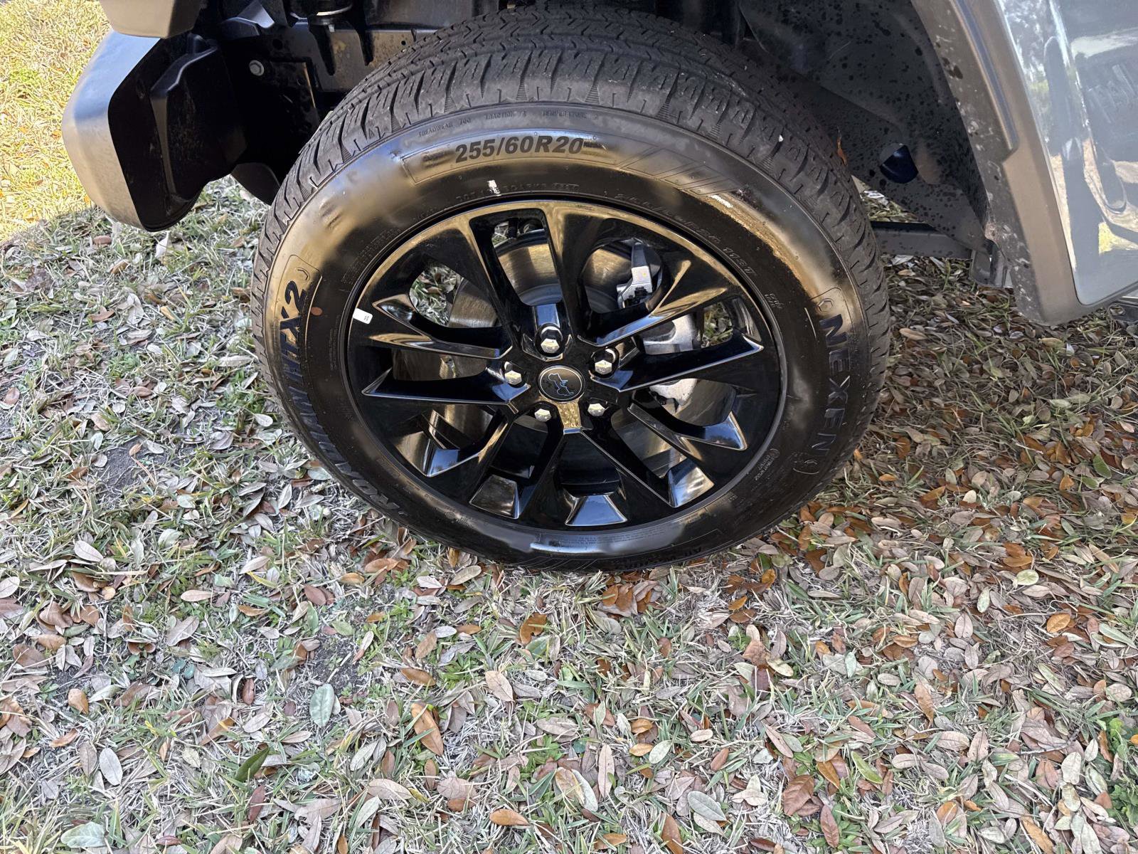 Used 2025 Jeep Wrangler Sahara w/ Safety Group image 9