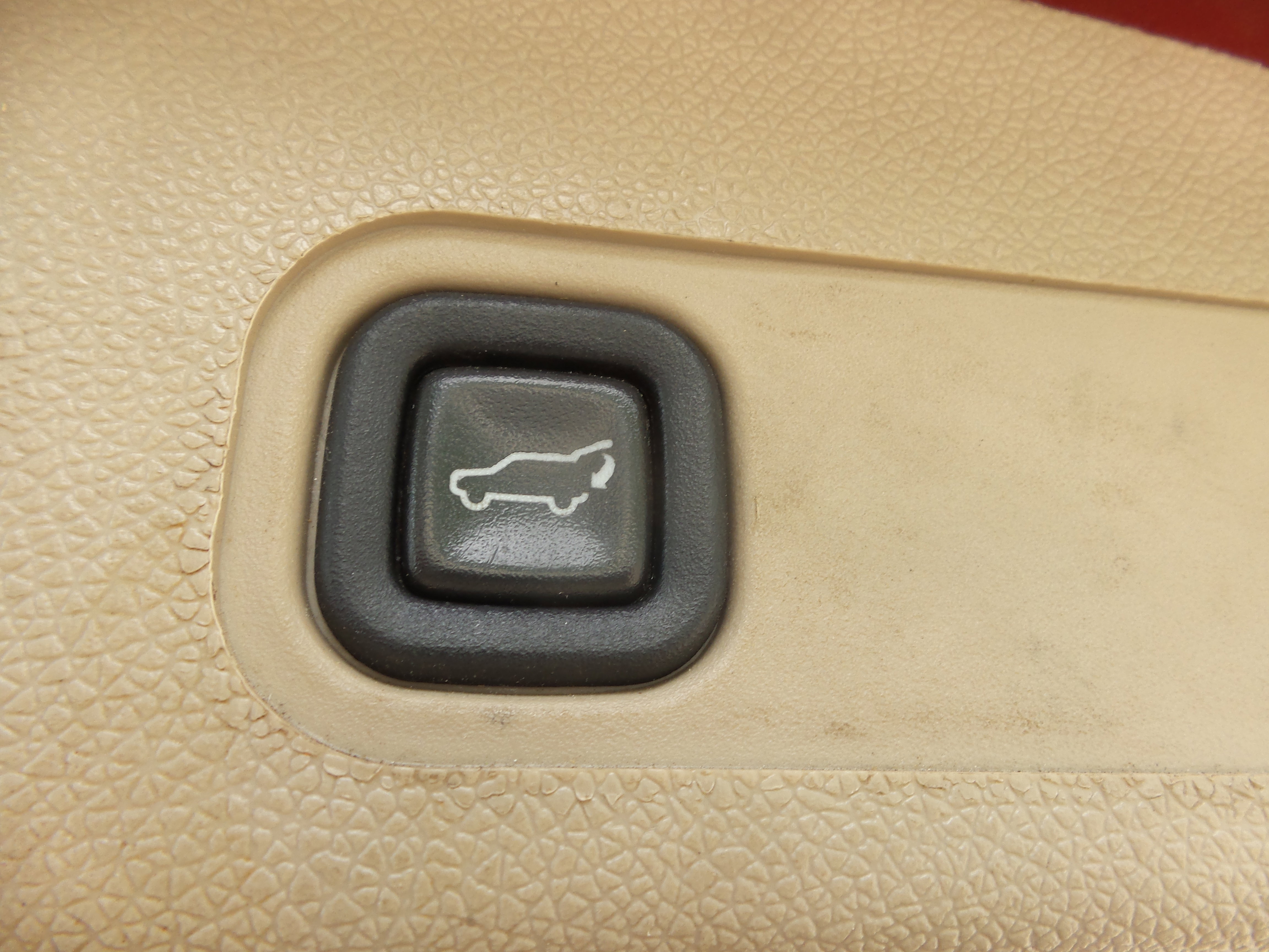 Used 2013 GMC Yukon SLT w/ SLT Chrome Package image 18