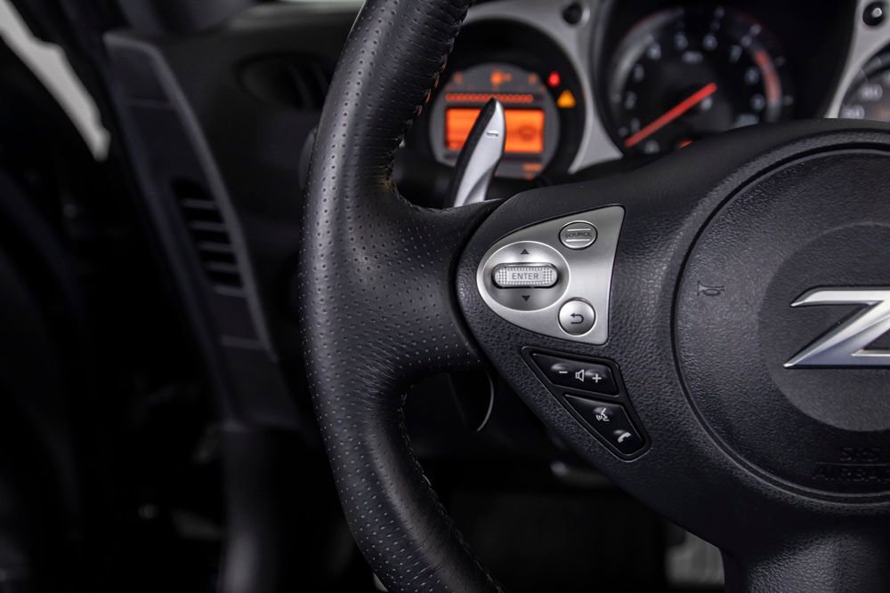 Used 2018 Nissan 370Z Touring RWD image 36