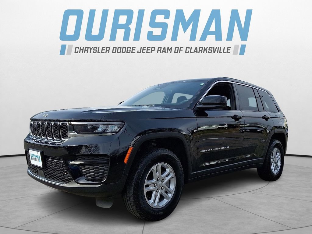 Used 2025 Jeep Grand Cherokee Laredo image 3