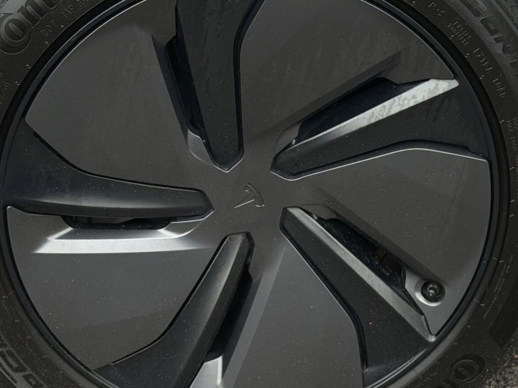 Used 2026 Tesla Model Y 2WD image 6