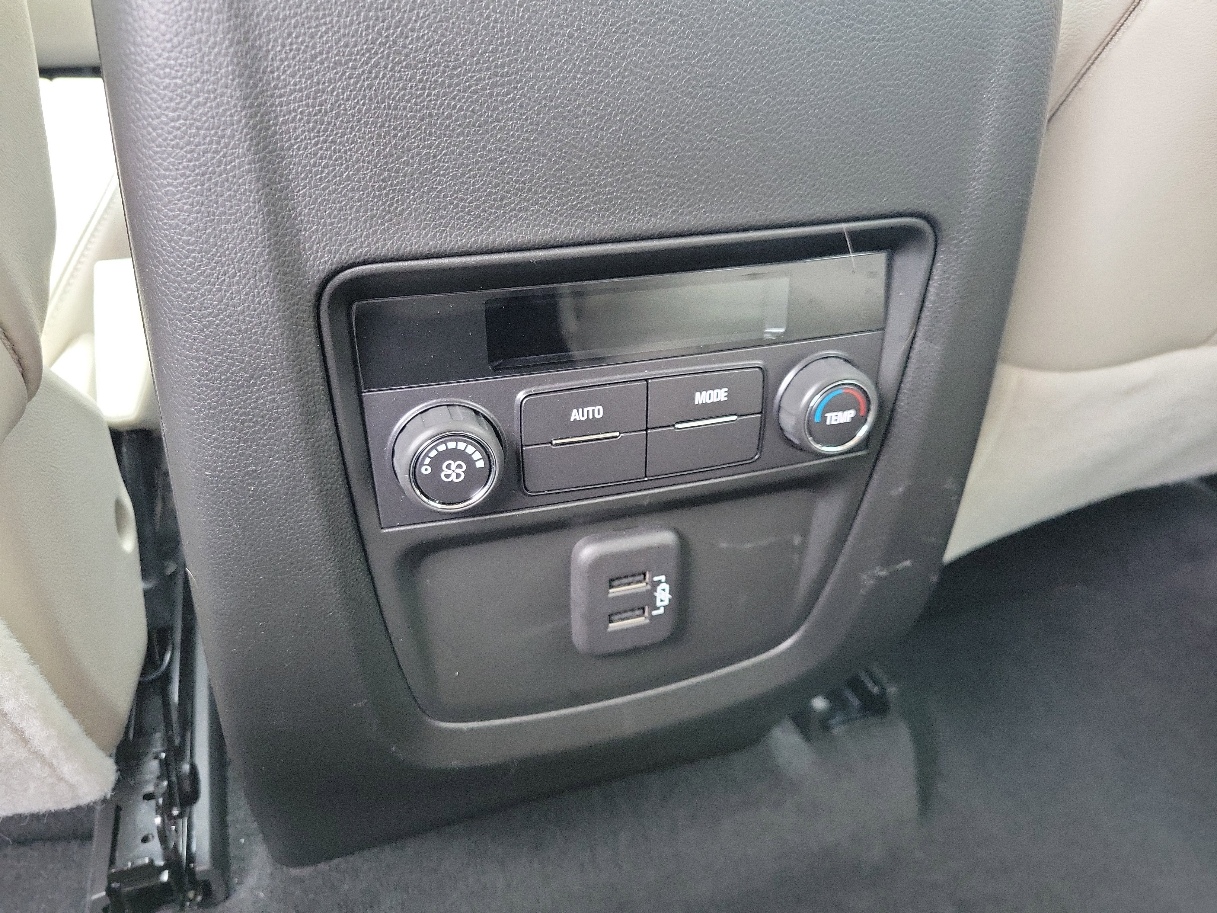 Used 2024 Buick Enclave Essence image 15